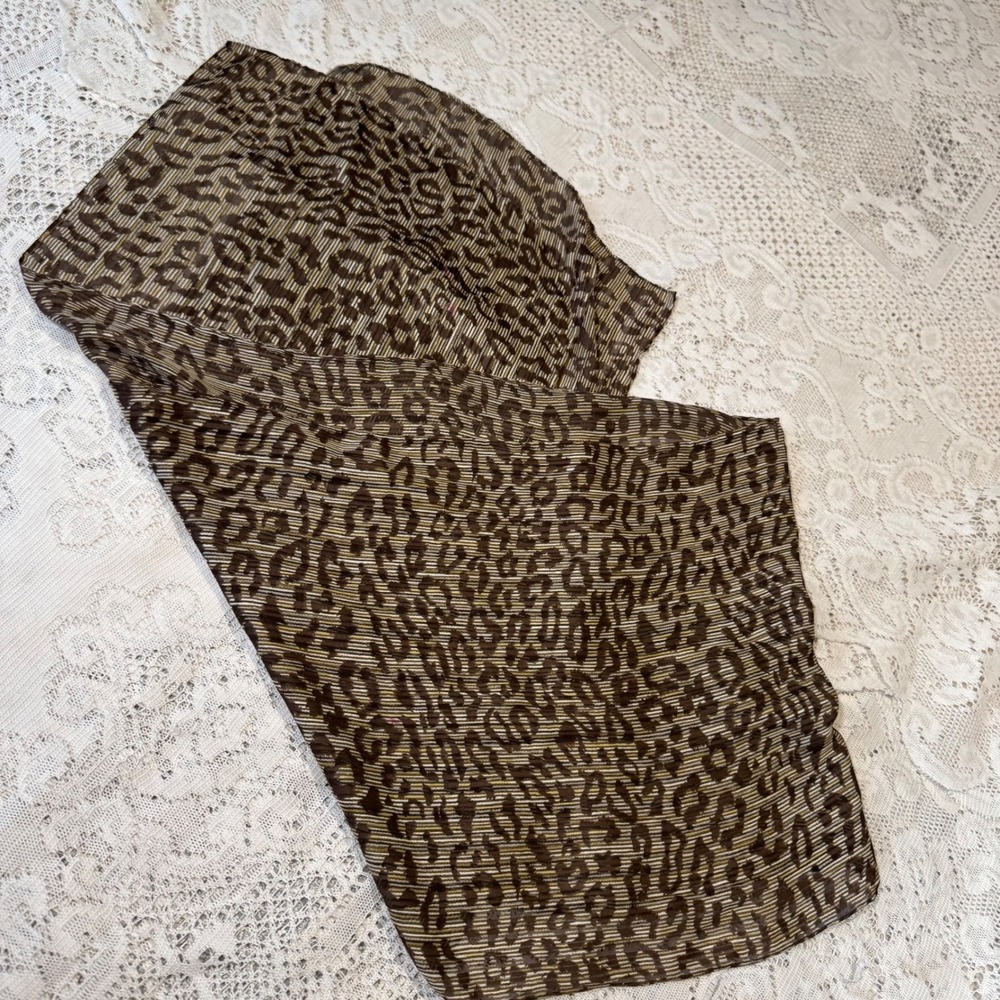Chic Leopard Print Scarf‎ Lightweight Sheer Fashion Accessory